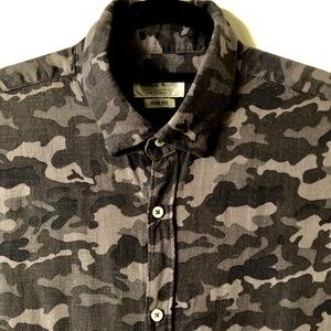 Zara Slim Fit button down shirt (neck 15”)